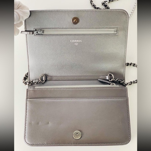 Rare Chanel Silver Lambskin Quilted Pearl Wallet On Chain WOC Crossbody - Picture 5 of 11